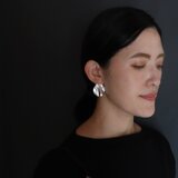 freckle.【minamo水面silver 】L/ピアス/受注制作/大きい/大きめ/丸ピアス/ニュアンスピアスの画像