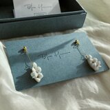 白磁　天草陶花　イヤリング／ピアス　花雫の画像