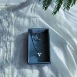 白磁　天草陶花　シルクコードネックレス　一輪　の画像