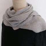 手紡ぎのマフラー（グレー/ 綾織）