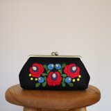 黒リネン　花刺繍　ポーチL