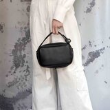 しっとりSOFTBLACK・２WAY機能ポシェットLサイズ◎内装キーホルダー付き：ポケット機能充実しています★