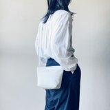 ファスナー付ポシェットの画像