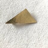 三角 • 真鍮ブローチ • マット槌目仕上げの画像
