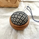 大きな ピンクッション 針山 big【 お花 / ブラック （ 黒 ） 】の画像