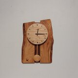 振り子時計 大 V文字　【現品･ギフト対応･名入れ可】　～クリ・ウォルナット～のの画像