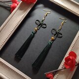 【和風】【ゴールドビーズ】几帳結びとタッセルのピアス（イヤリング）（深緑）【チャイナ】【中華風】【着物】【浴衣】【成人式】