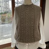 アラン模様のベスト