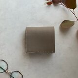 【送料無料】小さくてもちゃんと入る 二つ折りお財布 ［ola］グレージュ+パイソンの画像