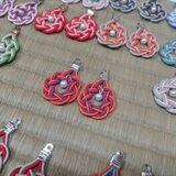 組紐花飾りアクセサリーの画像