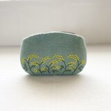 羊毛刺繍フェルトポーチ/  mimosaの画像