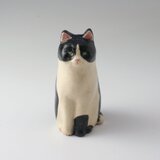 動物の陶置物＜ハチワレ＞の画像