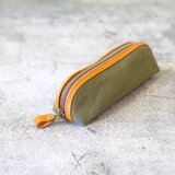 革と帆布のペンケース/ブラックカーキの画像