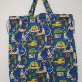 熊のキャンプ柄の体操服袋の画像