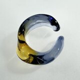 煌めくリボン　ガラスカフリングの画像