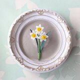 水仙のブローチ