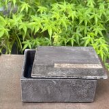 陶匣　黒釉&黒泥彩　凹紋　12㎝　kaku  (25070)