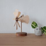 木のかざぐるまの画像