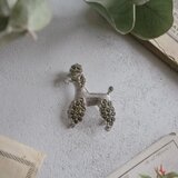マーカサイトのプードルのブローチの画像