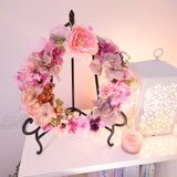 ラナンキュラスと小花のリースの画像