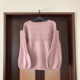 春色パフスリーブのアランニットの画像
