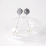 【 shiny gray-03】アンティークビーズ手刺繍ピアスの画像