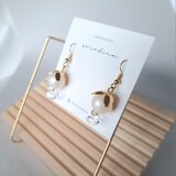 ★c　"シンプルにも個性を…"　春　夏　ウェディング　揺れる　花　パール風×クリア　ピアス／イヤリングeの画像