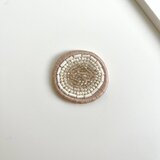 まんまるじゃないブローチの画像
