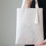 【華紋模様　桃色・シルバー　シルク帯リメイク ミニサブバック フォーマルバック】日常使い、結婚式、パーティー、和装にも。の画像