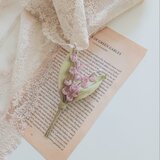 る染め布花＊可憐なピンクの鈴蘭コサージュの画像