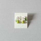 洋梨の花のイヤリングの画像