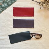 深みのある秋色。本革 メガネケース／グリーン｜サイドプルアウト式・上質な質感