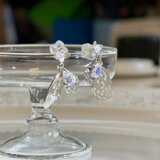 旅する蝶のレインボームーンストーンピアス　silver925の画像