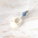 Pear Shaped Pendant（ホワイトシェル×カイヤナイト）の画像