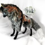 十字狐 クロスフォックス 全身可動　完全オリジナル　羊毛フェルト　アートドール　キツネ　幻獣　ぬいぐるみの画像