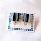 ガラスのイヤリング/モノトーンストライプの画像
