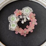 桜花のリースブローチ(ピンク)の画像
