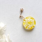 レジンアート　ラウンドピアス〈紫陽花②イエロー〉の画像