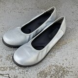 【22.0cmのみお得なSALE】22.0cm軽量・クッション性抜群｜シルバーグレーフラットシューズ（ラウンドトゥ）の画像