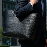 クロコダイル トートバッグ 高級 大容量 A4収納可 バッグ 本革 一点物 限定 職人手作りの画像
