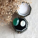 濃淡グリーン！天然石グリーンオニキスとカルセドニーのフォークリング 金アレ対応の画像