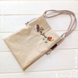 手刺繍のミニバッグの画像
