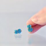 アマゾナイトのヒョウタン型プチピアスの画像