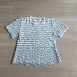 ＜手編み＞綿糸とタオル糸で編んだ半袖の画像