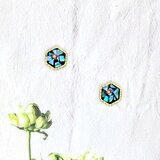 黒漆と青螺鈿とスワロフスキーの六角ピアスイヤリング【2187】六角形　面長　色違いの画像