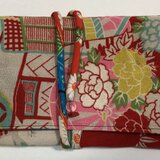 ８２３０　花柄の着物で作った和風財布・ポーチの画像
