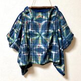 藍染め　板締め絞りのトップスの画像