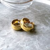 Y1120-ヴィンテージイヤリング U.S.A.  PAT.NO Gold Tone Textured Border Foopsの画像