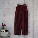 紬　ぷっくらパンツ　 フリーサイズ   　黒と赤　着物リメイク　の画像