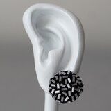 ピアス　ばらまく　3　まる　竹ビーズ　ブラック　ホワイト　サージカルステンレスピアス　おおぶり　一点もの　ビーズ刺繍の画像